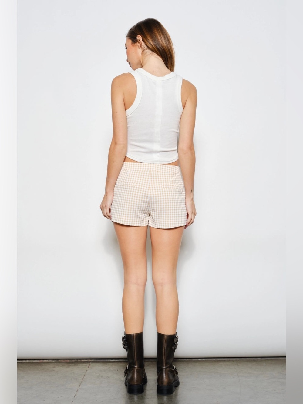 Embroidered Seashell Ribbed Tank Top - Pretty Garbage - Picture 4 of 6